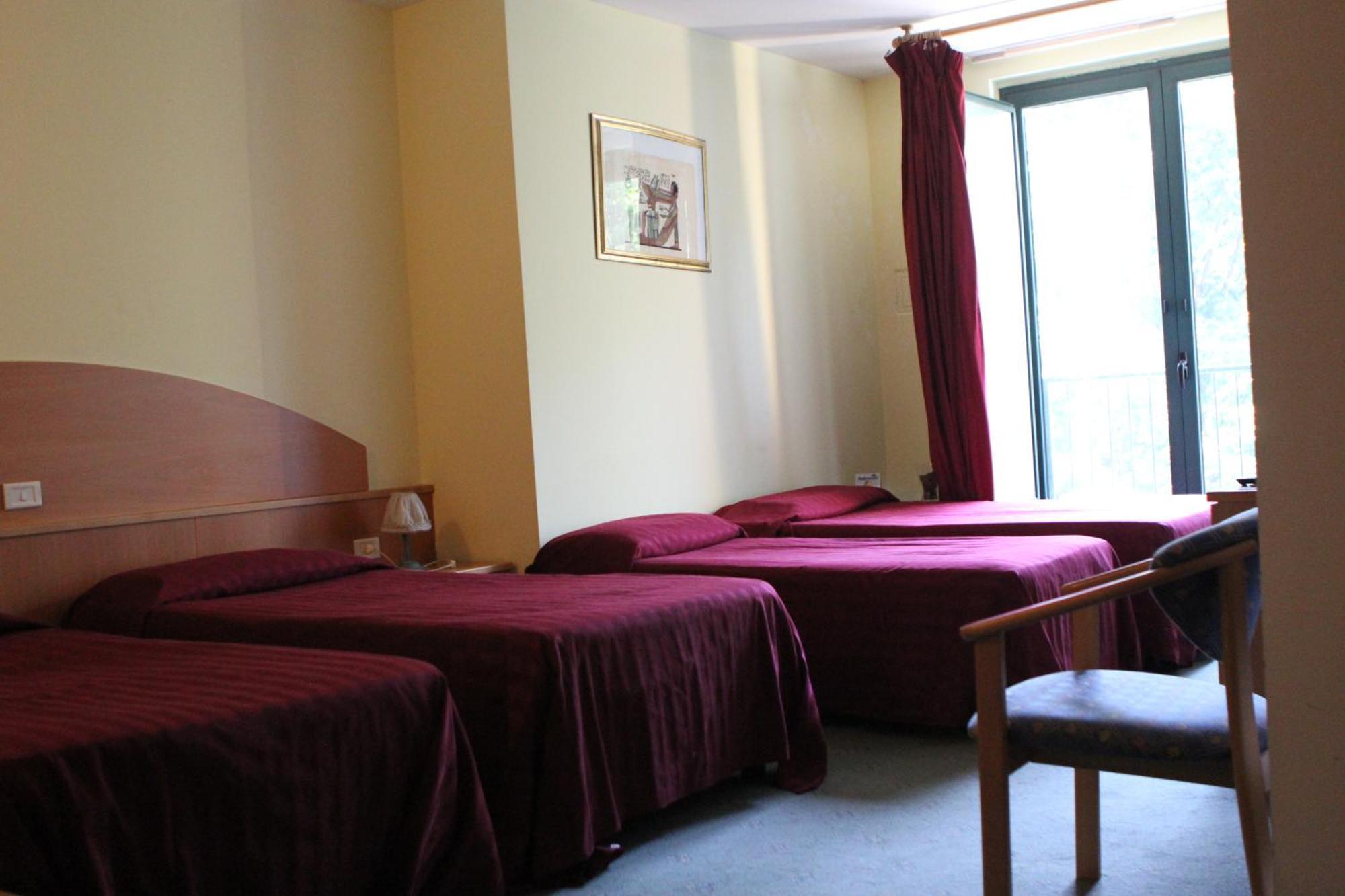 Ascot Lodging Cardano Al Campo Habitación foto