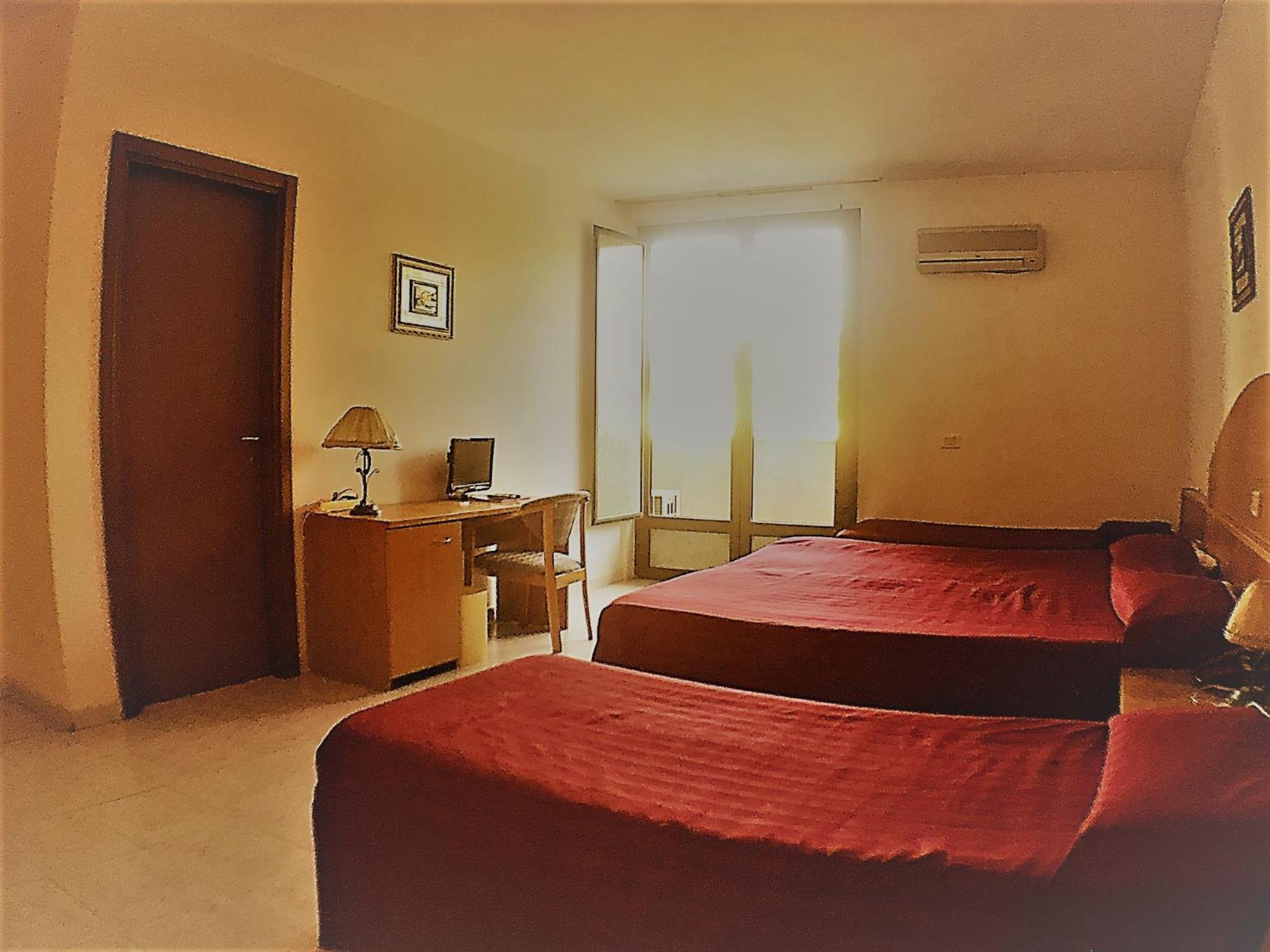 Ascot Lodging Cardano Al Campo Habitación foto