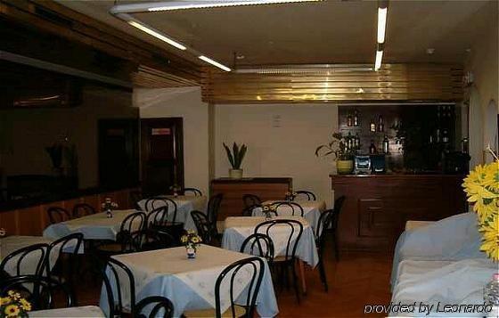 Ascot Lodging Cardano Al Campo Restaurante foto